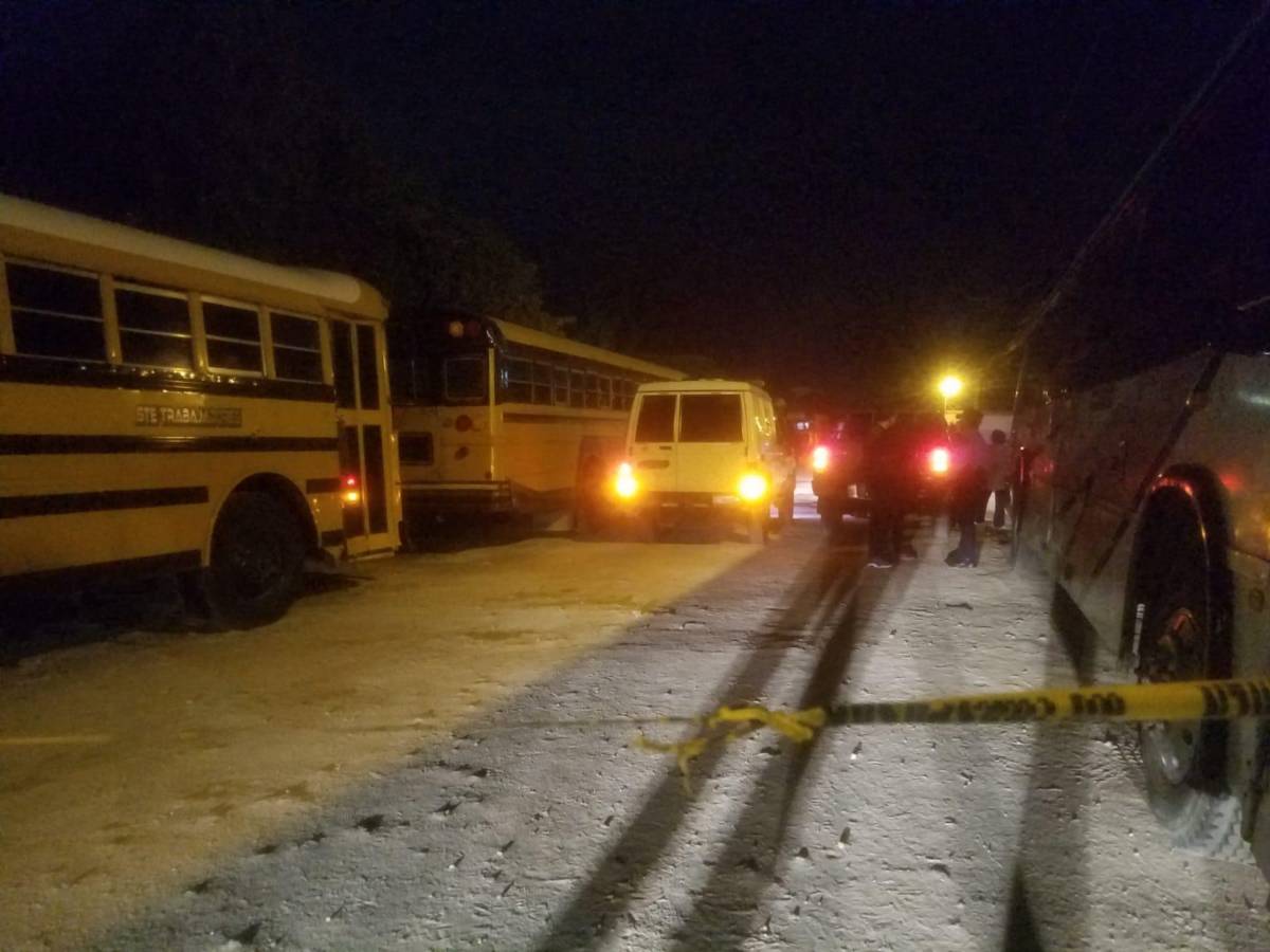 El crimen ocurrió esta madrugada. Los vecinos dijeron haber escuchado varios disparos.