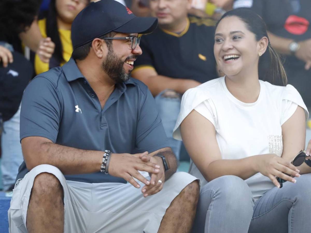 Descubren al hombre viral, novia de futbolista enamora y sorprende esposa de directivo