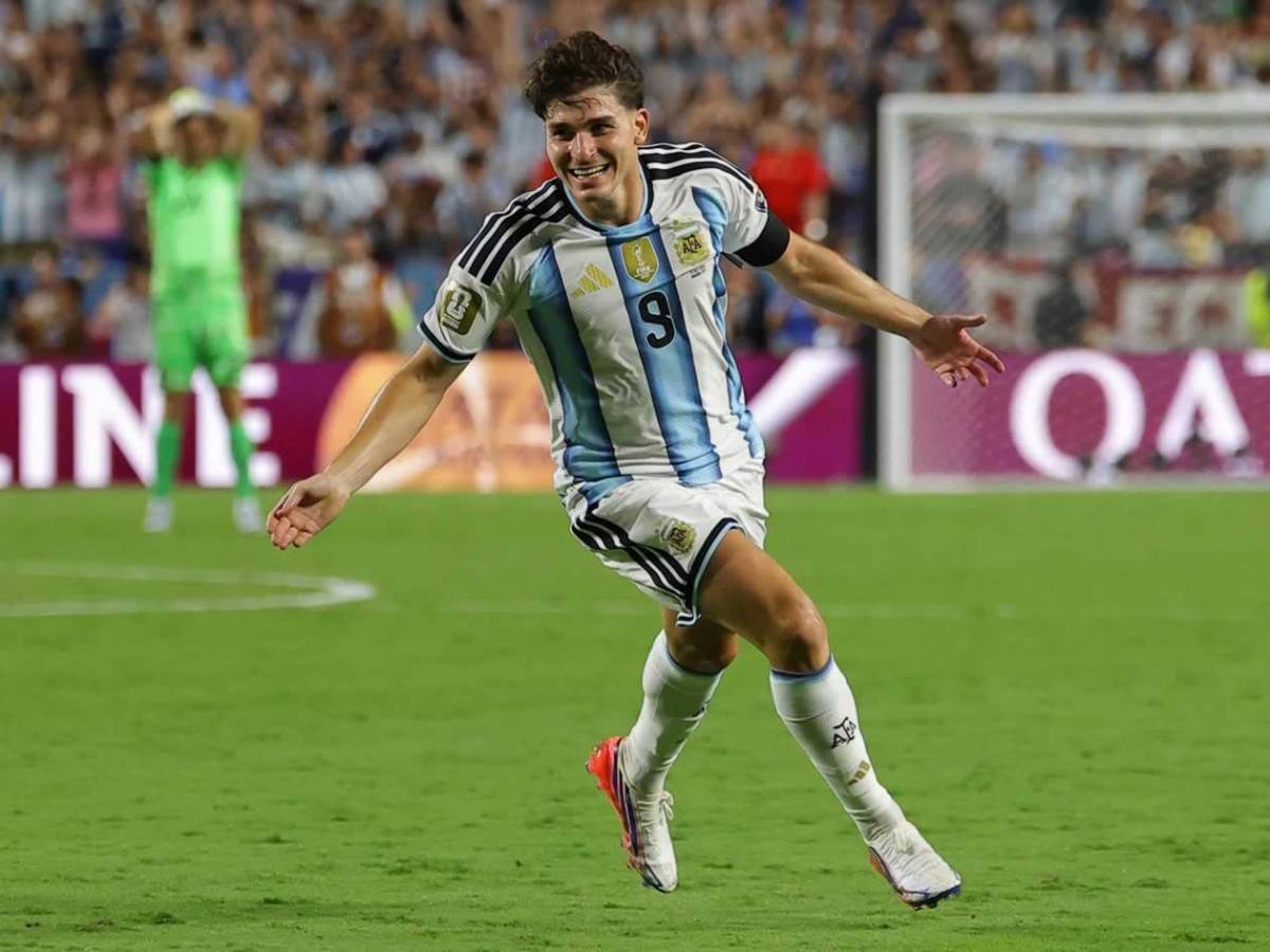 Otra ayuda a Argentina, fuerte cruce de Messi con árbitro, agresión y apareció su enemigo