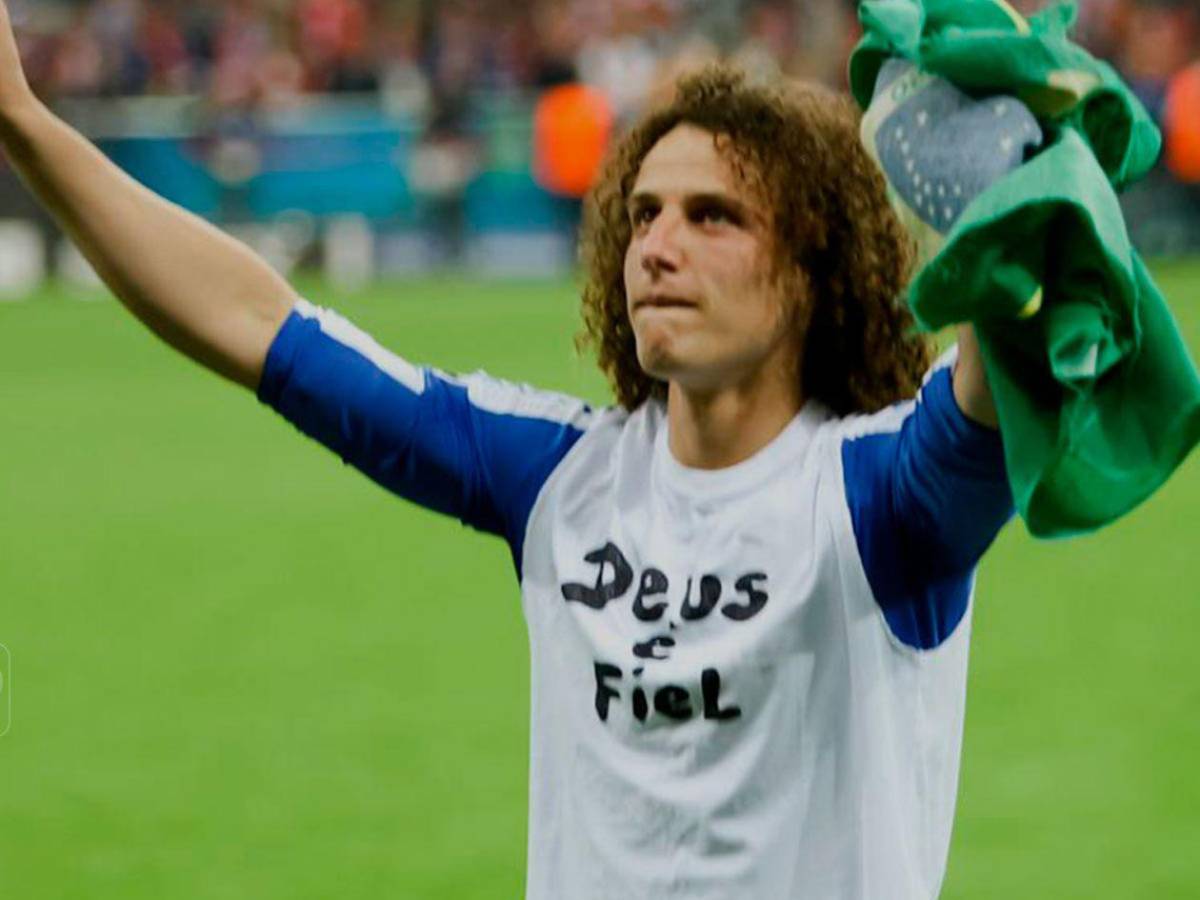 David Luiz involucrado en escándalo con modelo brasileña