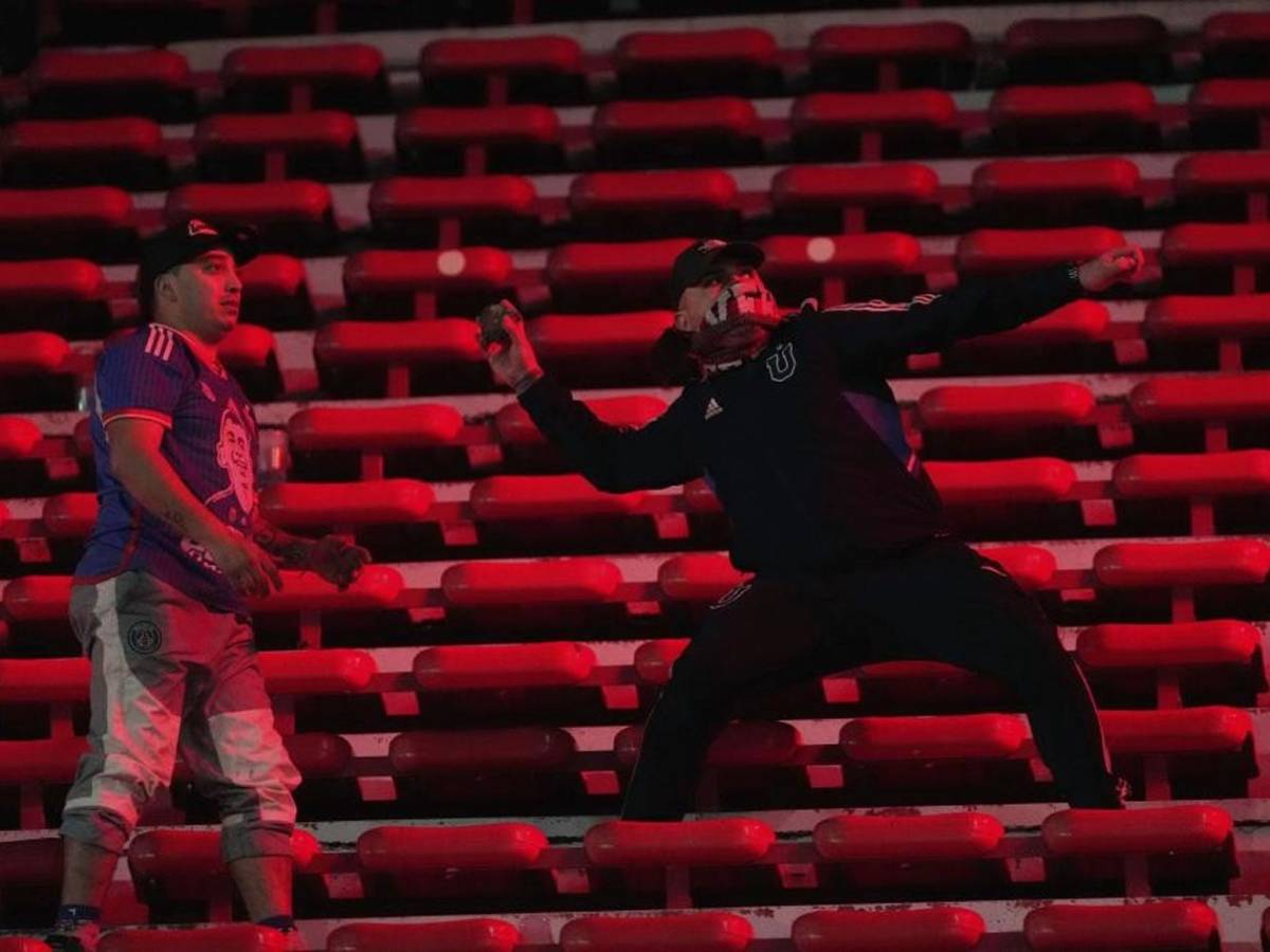 Imágenes sensibles: pelea de barras de Independiente y U de Chile deja heridos de gravedad