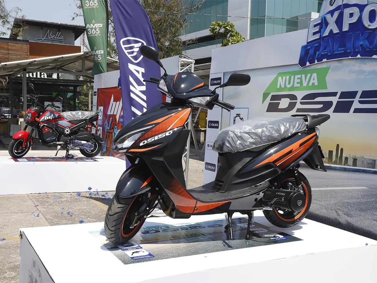 Expo Italika brindó la oportunidad a los visitantes de conocer las características de las nuevas motocicletas Italikas: BIT 150, DS15, FT150 Negra y la Titán.