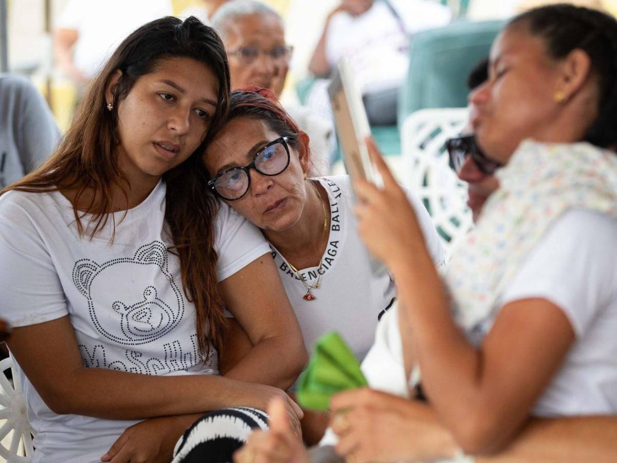 “No es nada fácil”: venezolano despide a su madre, esposa y dos hijas fallecidas tras terremoto en Venezuela