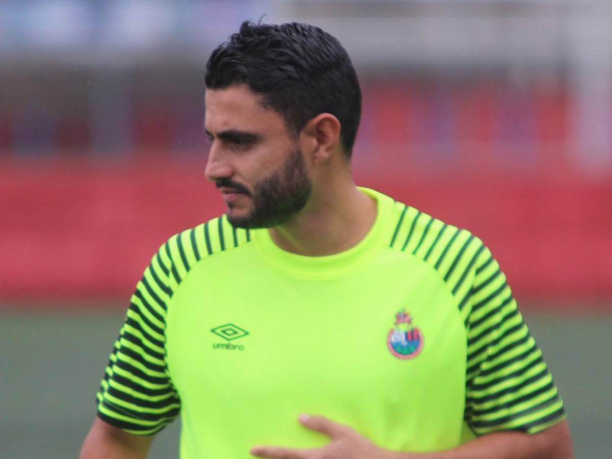 ICE detiene a futbolista y su familia por brutal crimen ocurrido hace 20 años