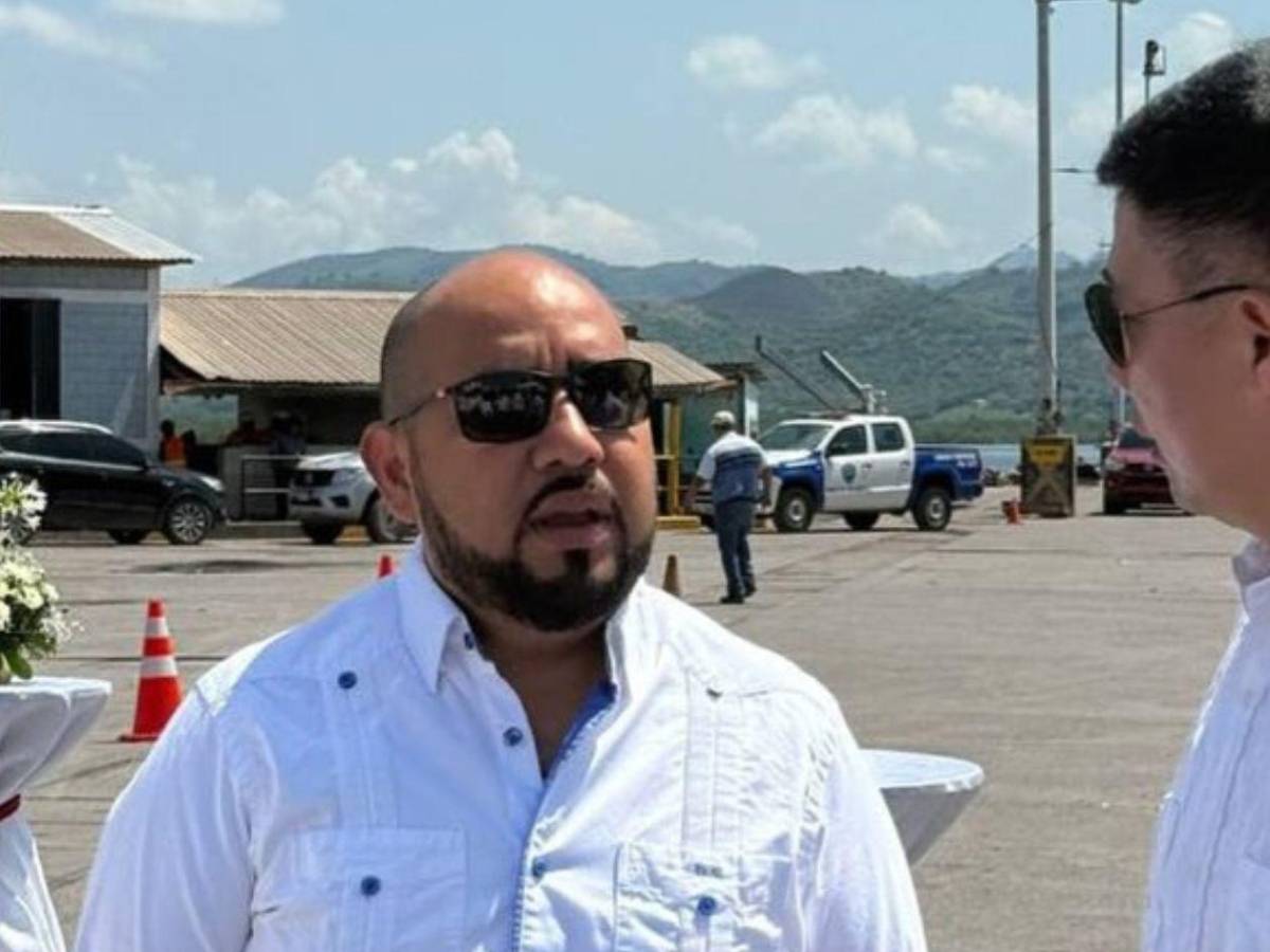 ¿Se unirá Daniel Esponda al Partido Liberal? Esto respondió el exministro