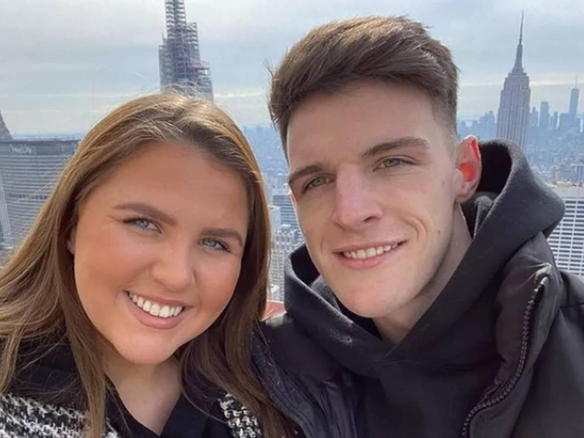 Declan Rice defiende a su esposa tras recibir ataques y ella toma decisión