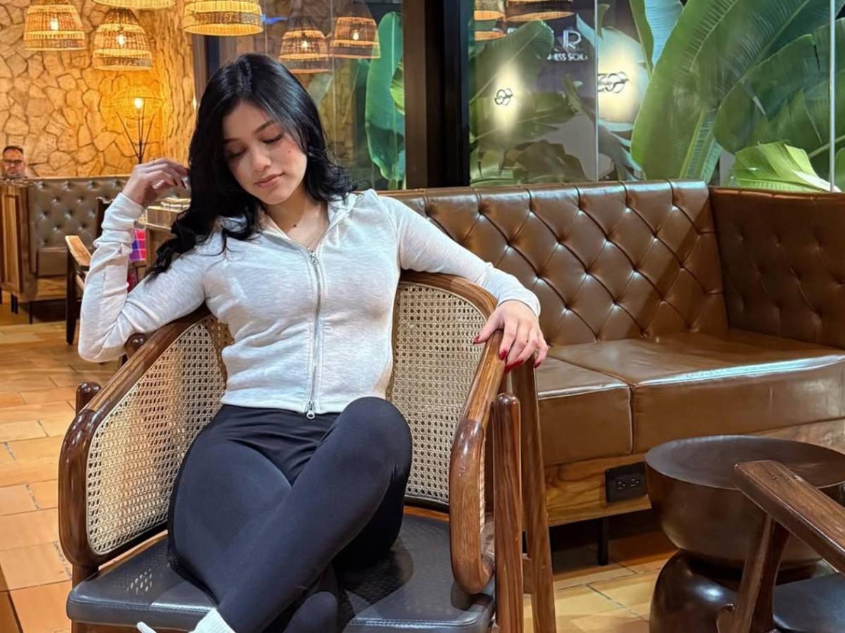 Fotos: Futbolista hondureño sorprendió a joven en Europa con dos gestos