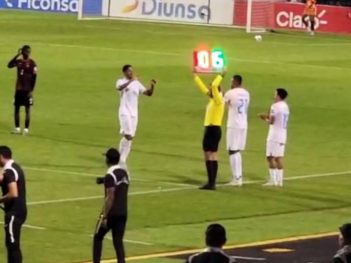 Honduras festeja vs Antigua y Barbuda, show de diputado, lindas chicas y jugador abucheado