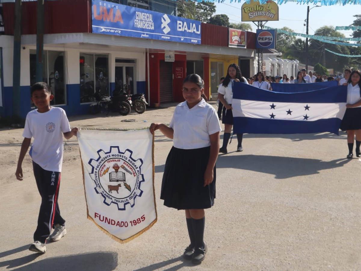 Instituto Modesto Rodas Alvarado de Ilanga rinde homenaje a la Bandera Nacional