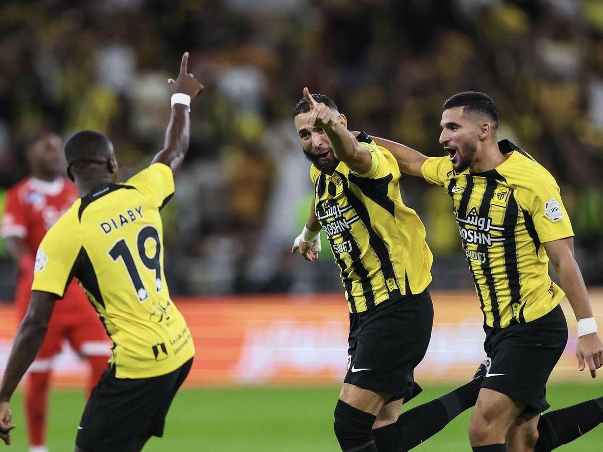 Benzema se da un festín y se destapa con hat-trick en goleada de escándalo en Arabia