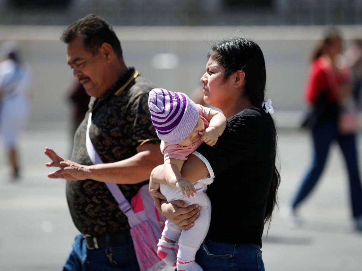 Ola de frío mantiene bien abrigados a hondureños, guatemaltecos y salvadoreños