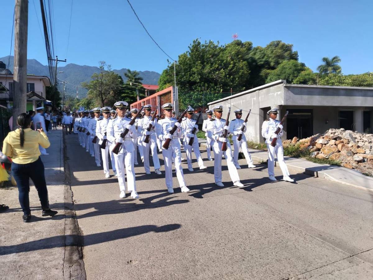¿A quién pertenece el busto develado en Trujillo, y por qué funcionarios viajaron en avión?