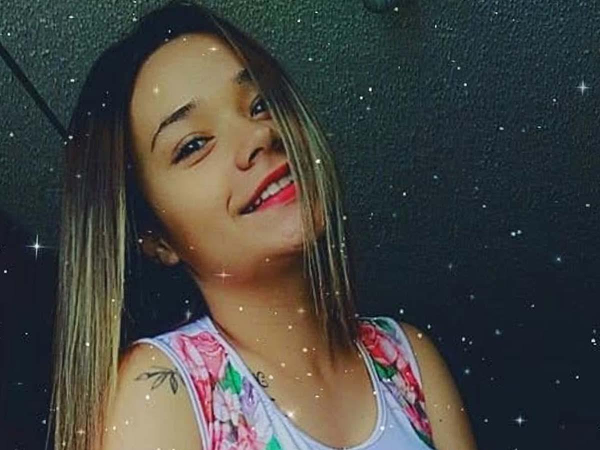 ¡Todo quedó grabado! Karen Vanessa intentó proteger a su pareja del sicario en un bar