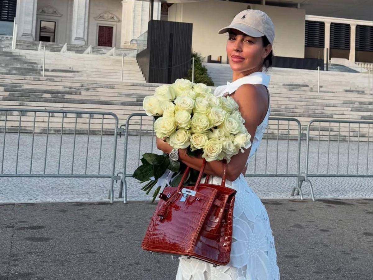 Georgina Rodríguez causa controversia por su atuendo en un templo de Portugal