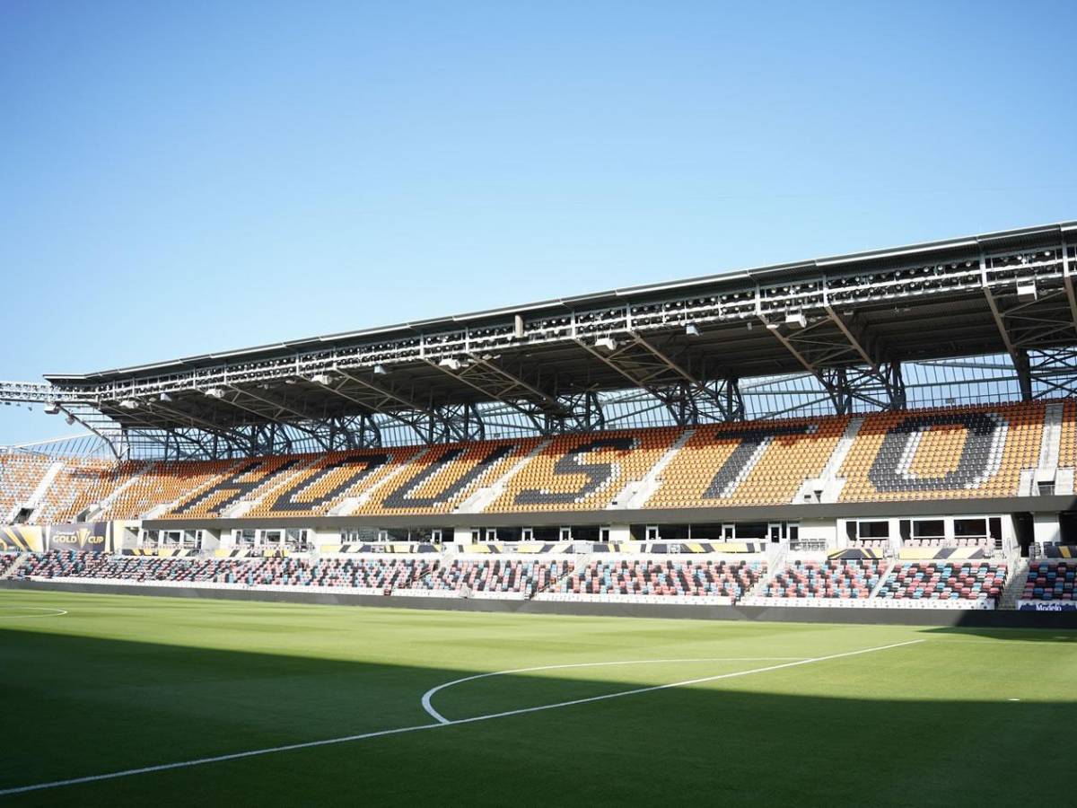 Selección de Honduras recibe visita sorpresa, mujer presente y ¿qué pasó con Choco Lozano?