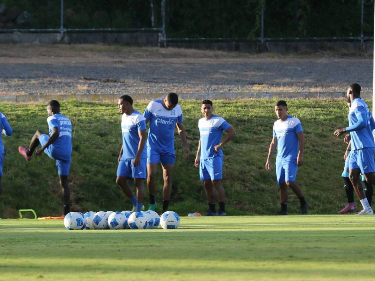Honduras sigue afinando detalles: Menjivar feliz y jugador llegó de sorpresa