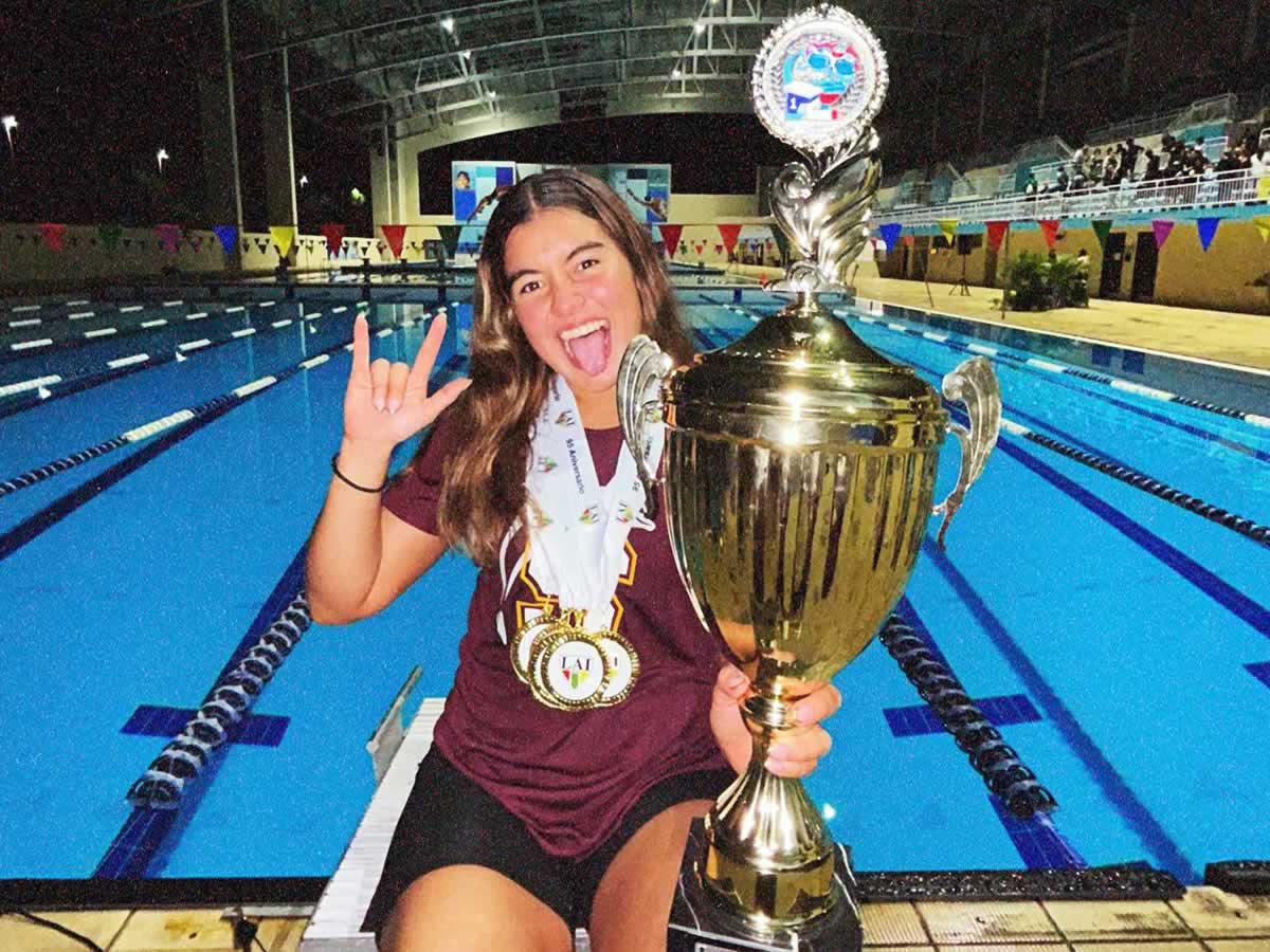 Nadadora hondureña Michell Ramírez disputará Mundial de Qatar en 2024