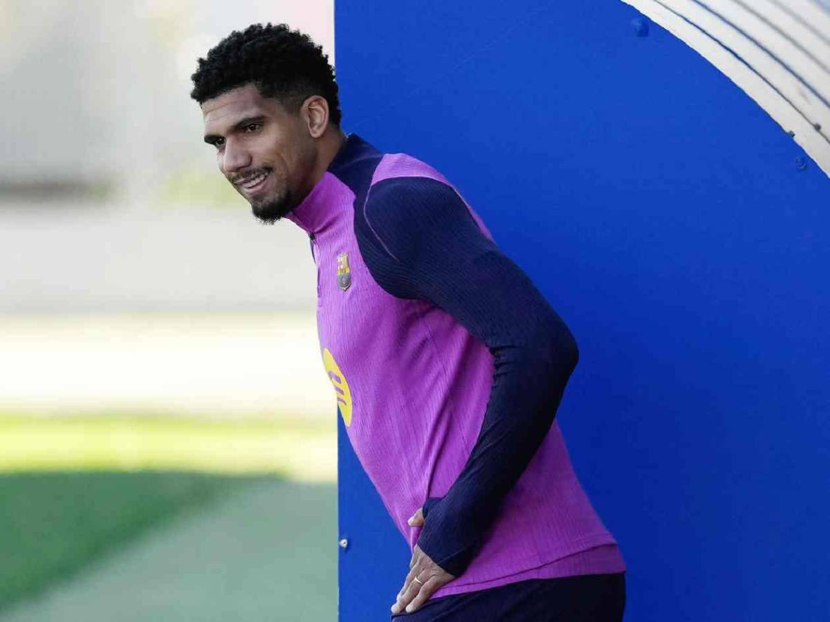 Araújo pidió un tiempo al Barcelona para no jugar: revelan increíble motivo
