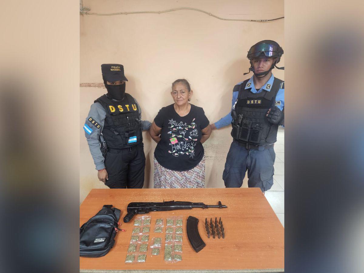 Capturan con una AK-47 mujer de la tercera edad en San Pedro Sula