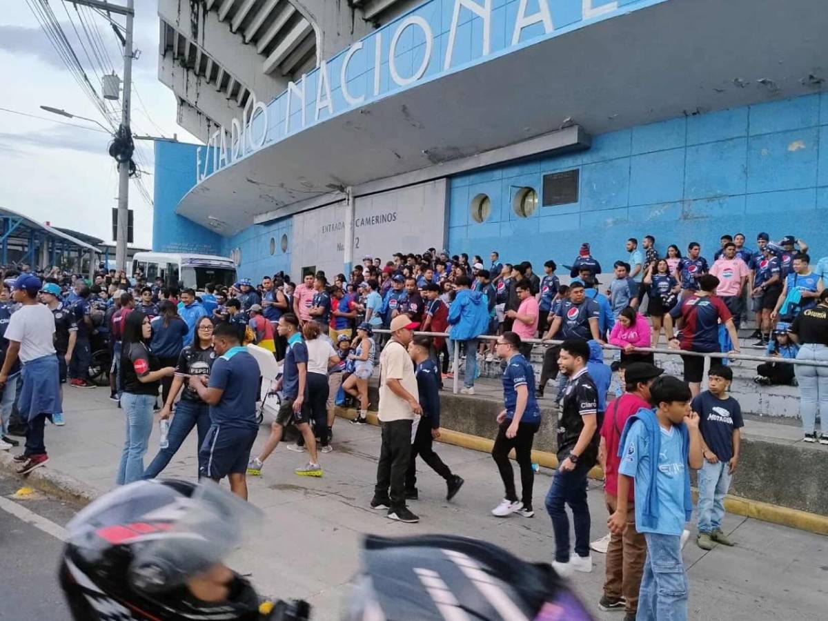 Tres bellas madres del Motagua, gorila en el estadio, ¿quién es la chica del lunar?