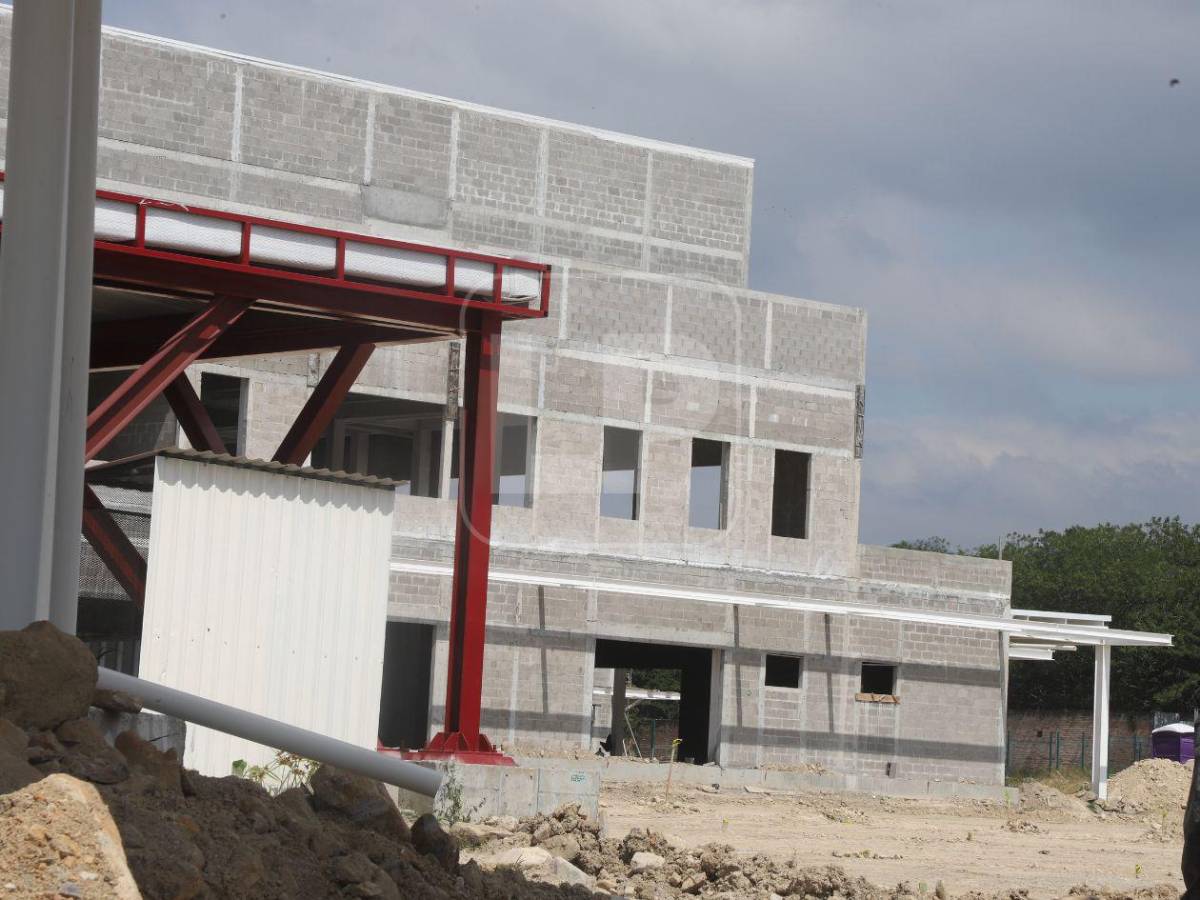 L4,662 millones cuestan hospitales suspendidos de Santa Bárbara, Ocotepeque y Salamá