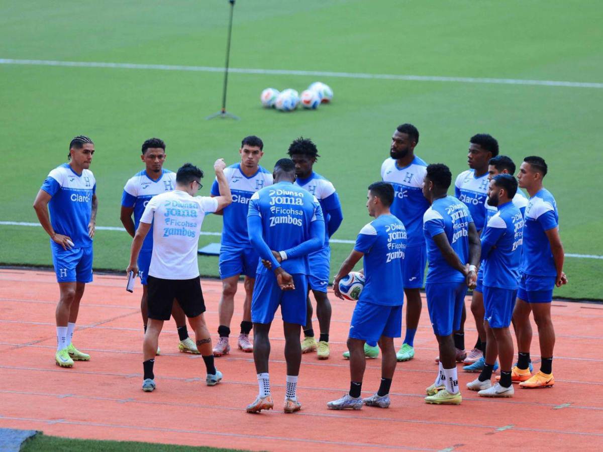 Honduras con buena noticia ante Costa Rica, ¿quién es la famosa chica de negro?