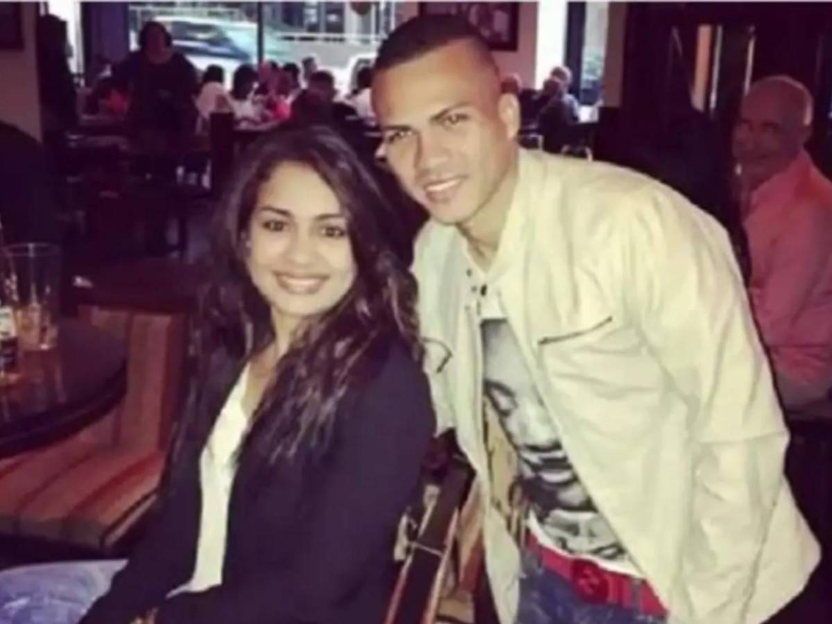 Esposa de Arnold Peralta conmueve y sorprende a diez años del crimen de su amado