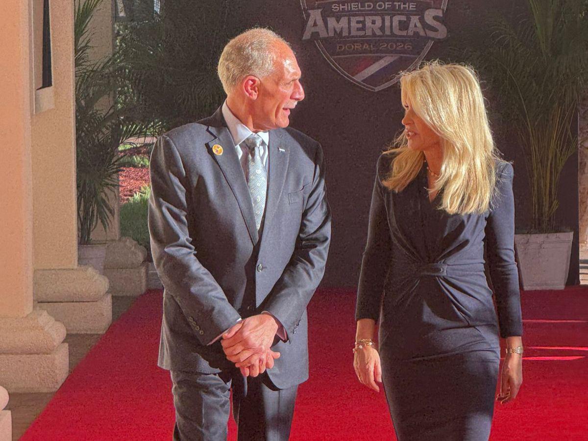 Asfura y Bukele, entre los primeros en llegar a la cumbre de Trump en Miami