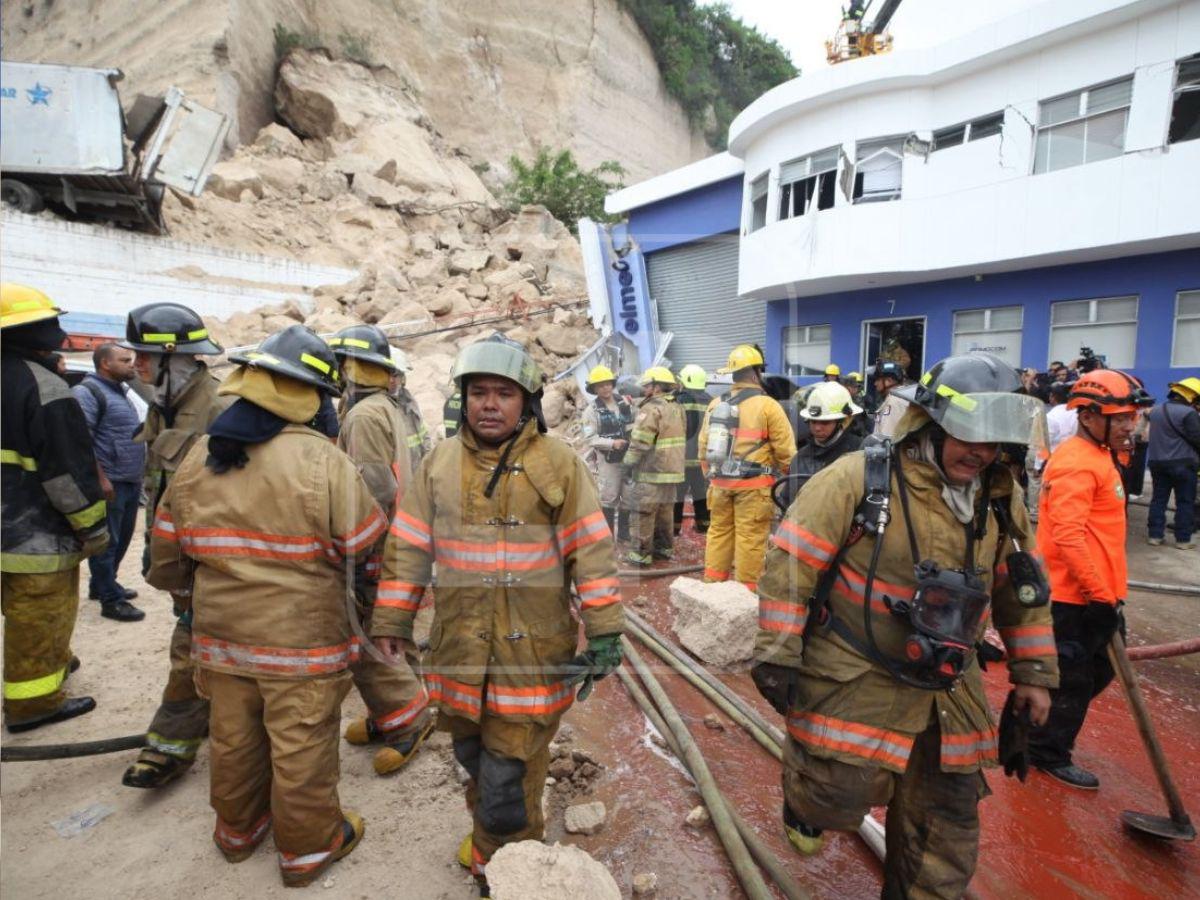 Escenas de dolor, angustia y cansancio: continúa el rescate en el sector Loarque