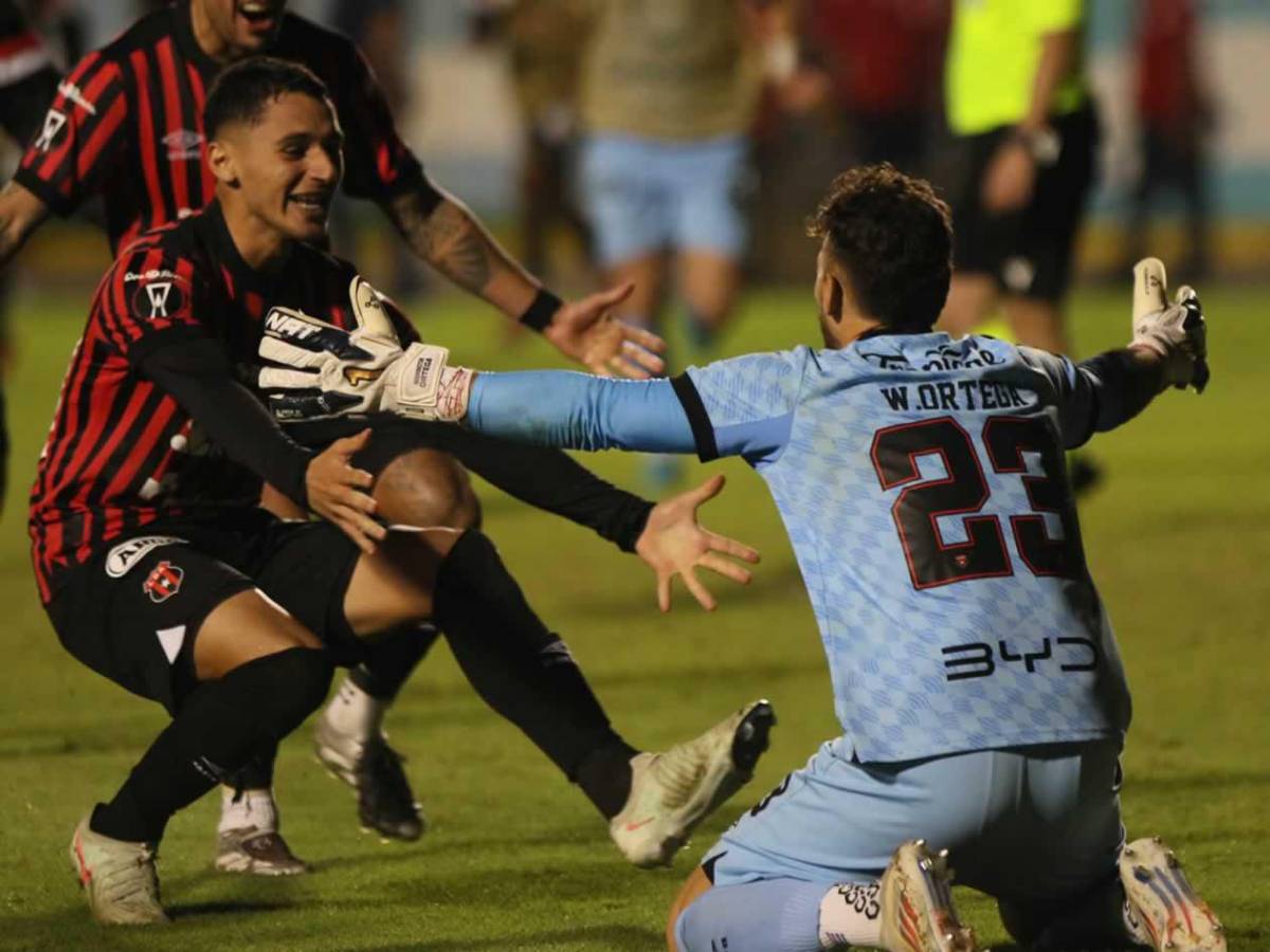 Olimpia llora la dolorosa eliminación, villanos en penales y Alajuelense festeja en el Nacional