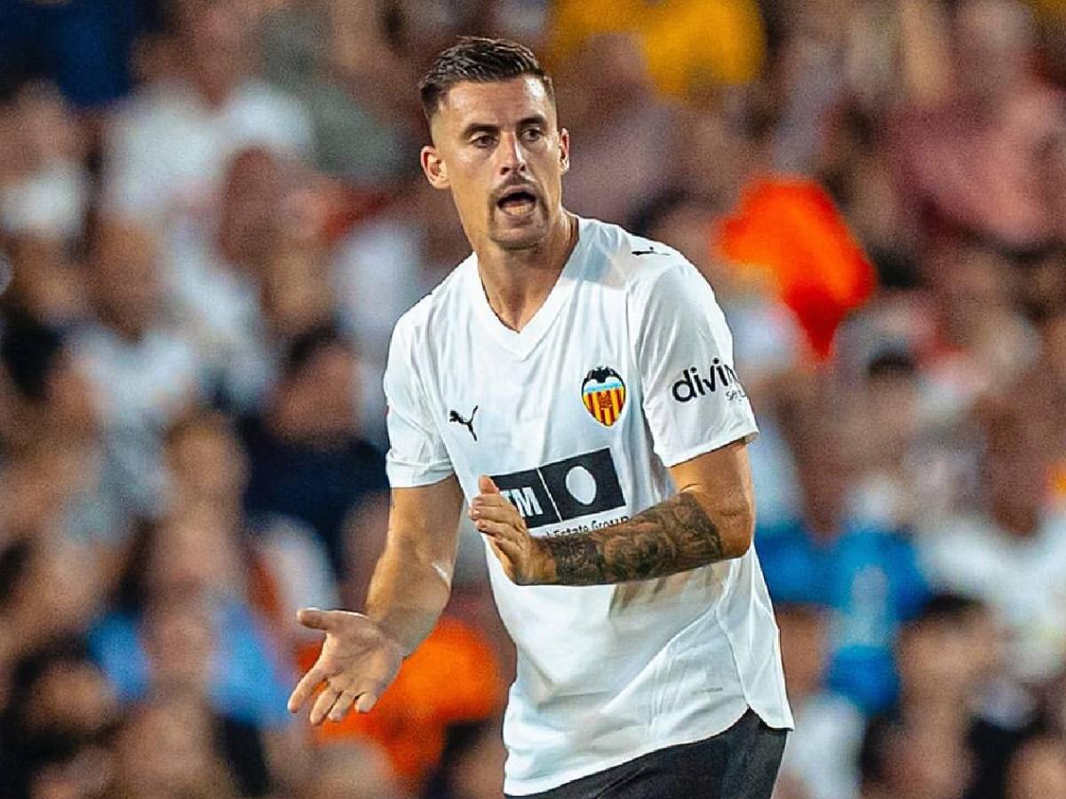 Barcelona sacude el mercado, oferta a Julián Álvarez y Xabi confirma baja