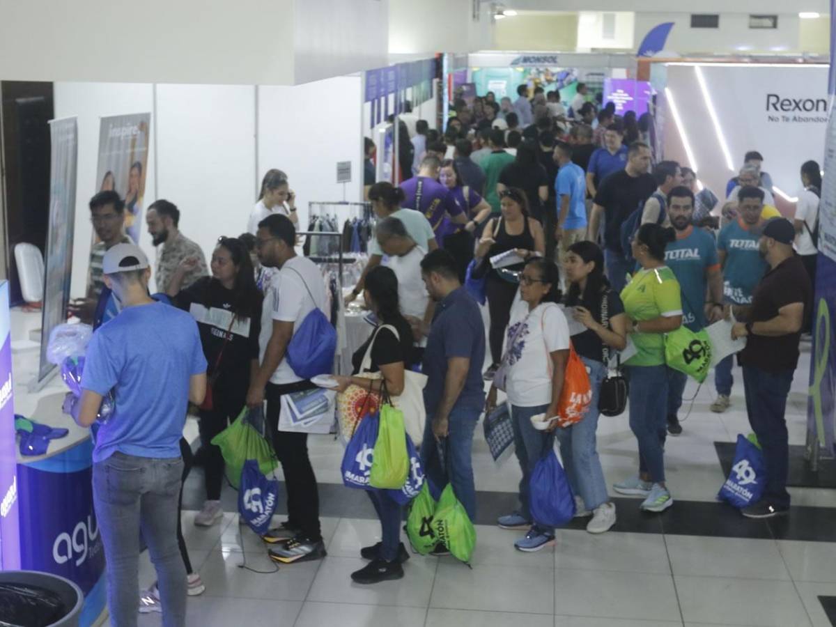 Gran algarabía de miles de corredores con la Expomaratón previo al gran día