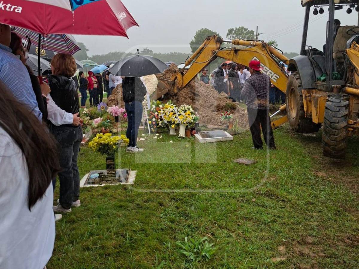 Se lo dejamos todo a Dios: Dan último adiós a Valeria Alvarado en El Progreso, Yoro
