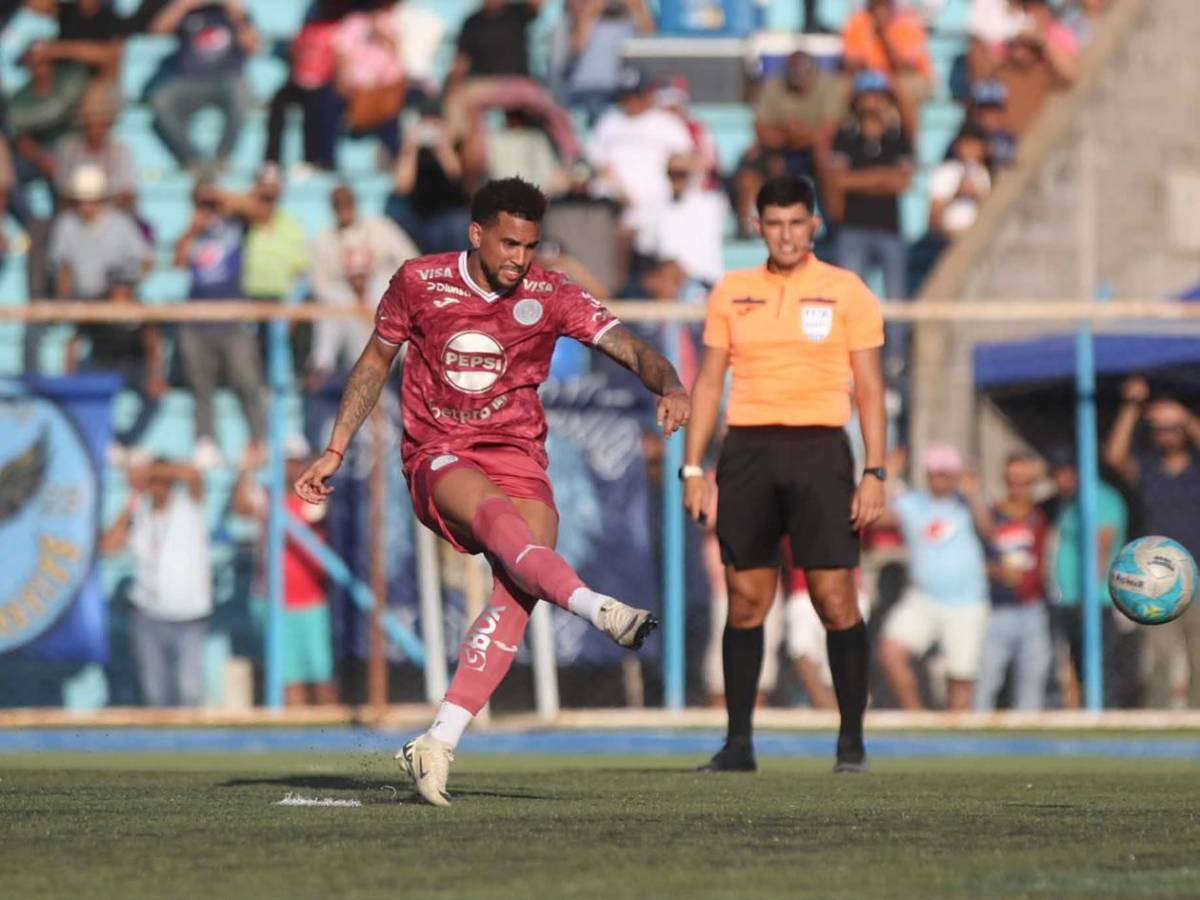 Rodrigo de Olivera destroza a Génesis, Elis sorprende y bella esposa de exfutbolista