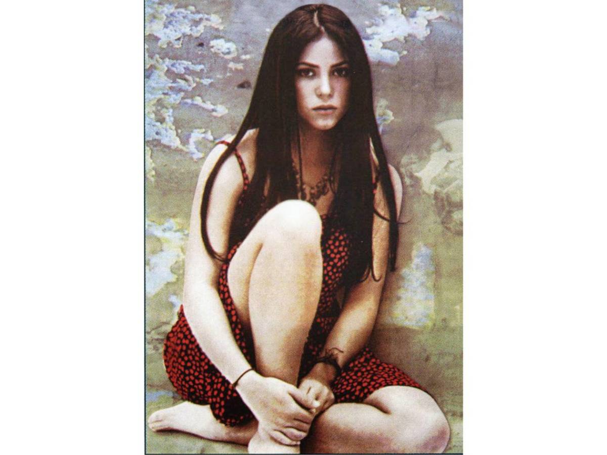 A 30 años de ‘Pies Descalzos’, así ha evolucionado Shakira desde que inició su fama mundial