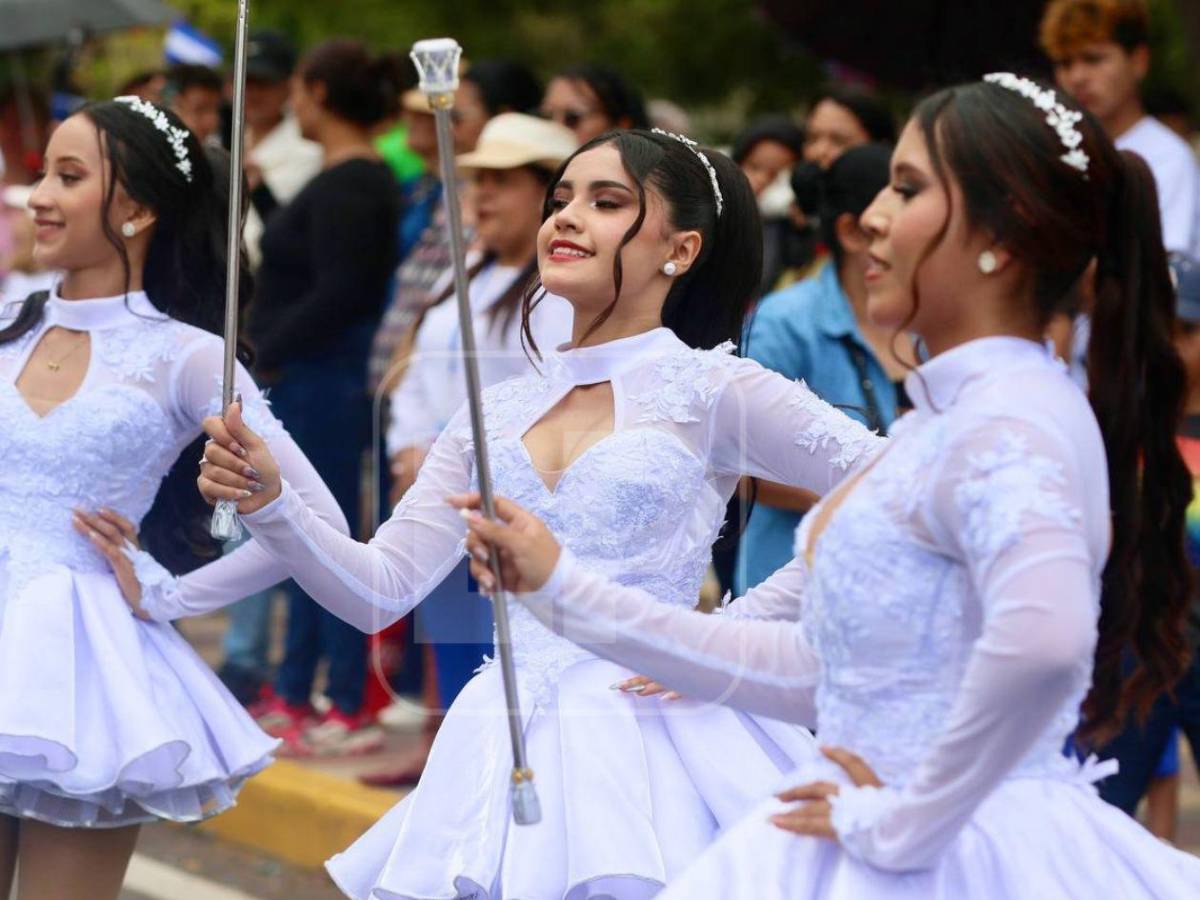 Robaron miradas: las palillonas más destacadas de los desfiles patrios en Honduras