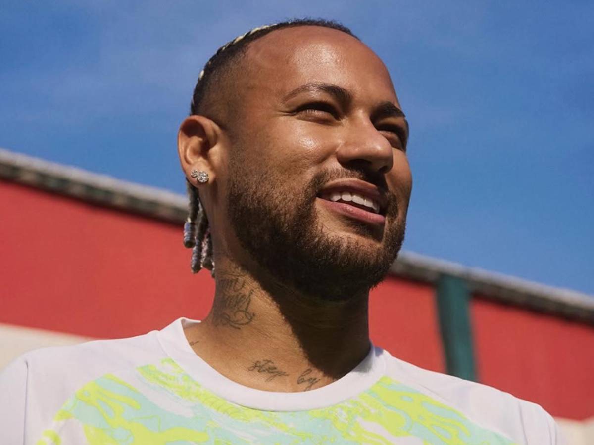 Neymar negocia su salida del Santos e iría a impensado club: Hondureño atento