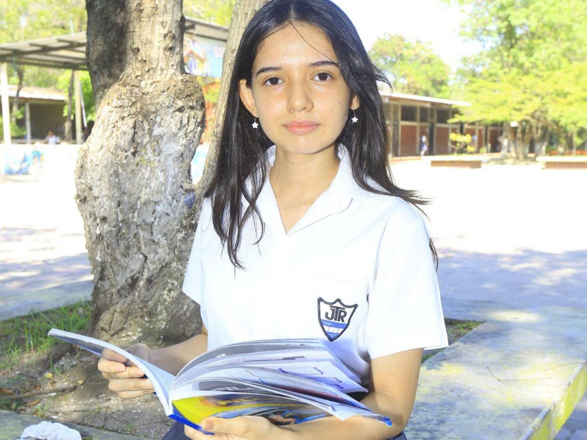 Orgullo académico: Ellos son los 8 mejores estudiantes del JTR este 2025