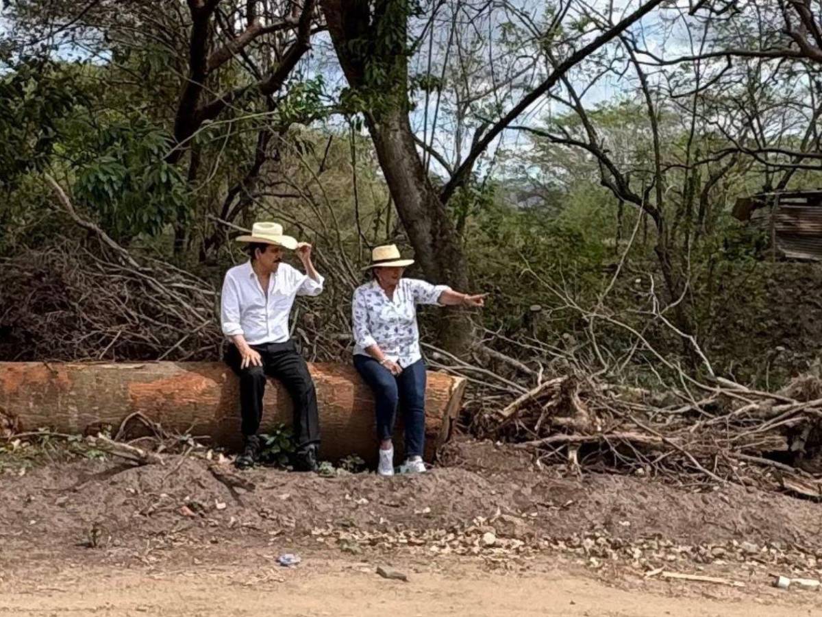 Xiomara Castro supervisa obras acompañada de Mel Zelaya en Olancho en plena Semana Santa