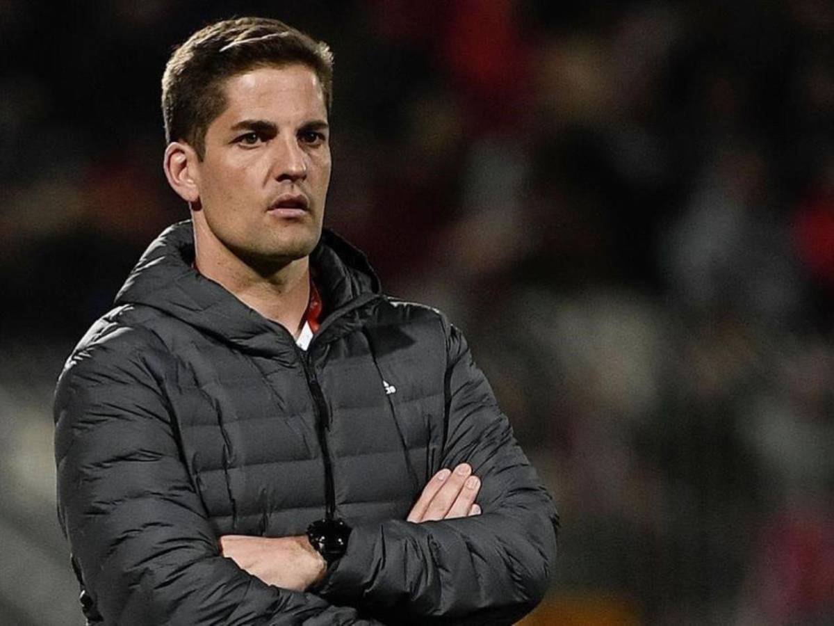 Entrenador fue despedido por utilizar IA en sus alineaciones: estuvo en el Barcelona