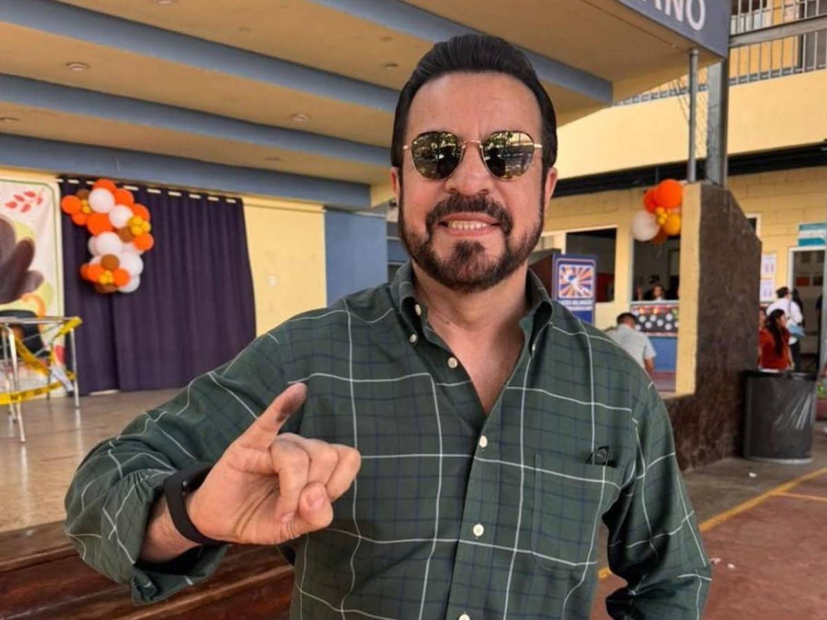 Hijos de Morazán, pastor German Ponce e influencers ejercen su voto