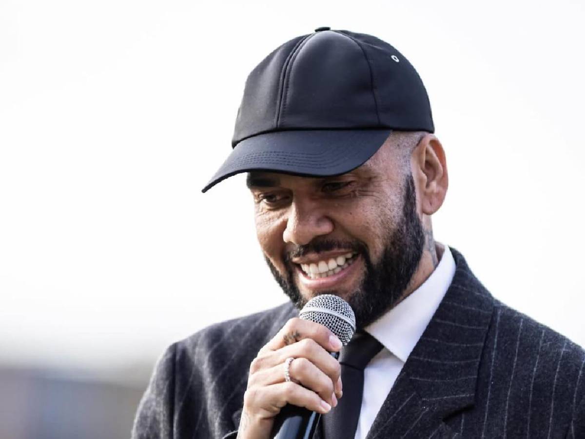 Dani Alves reaparece y sorprende con lo que hace: 40 años estuve detenido
