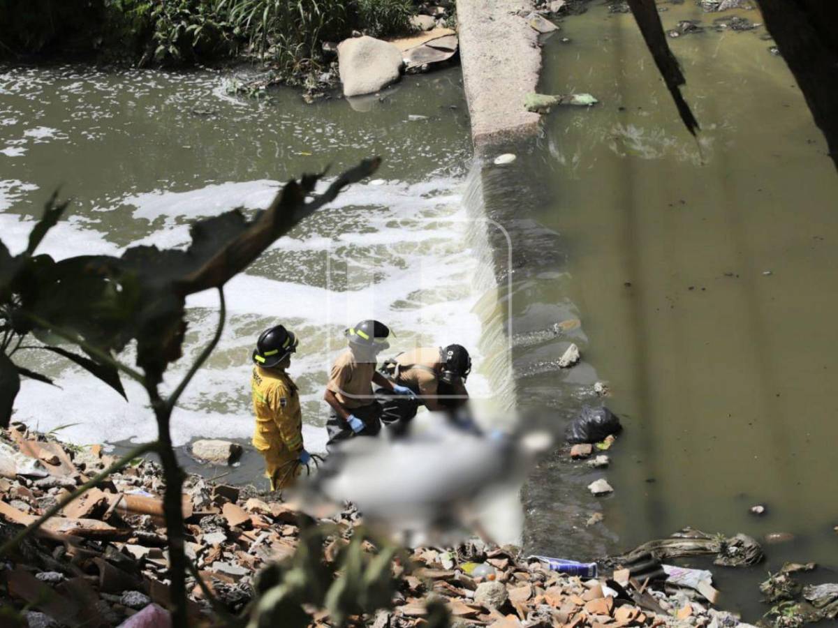 Madre rompe el silencio tras hallar a su hija en el río Guacerique: “Una espada me atravesó el corazón”