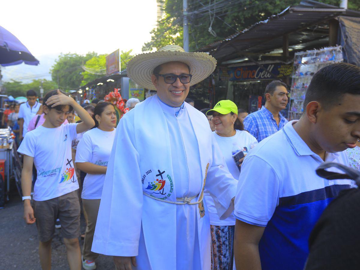 Sampedranos rinden tributo a la virgen de Guadalupe
