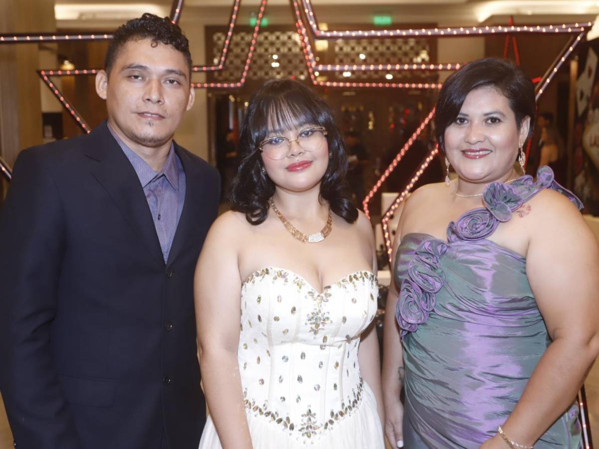 Fotos: Seniors 2025 de Fundación Mhotivo celebraron su graduación