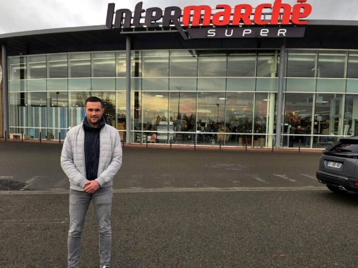 Jugó en Francia, brilló en el PSG y sorprende: ahora dirige un supermercado