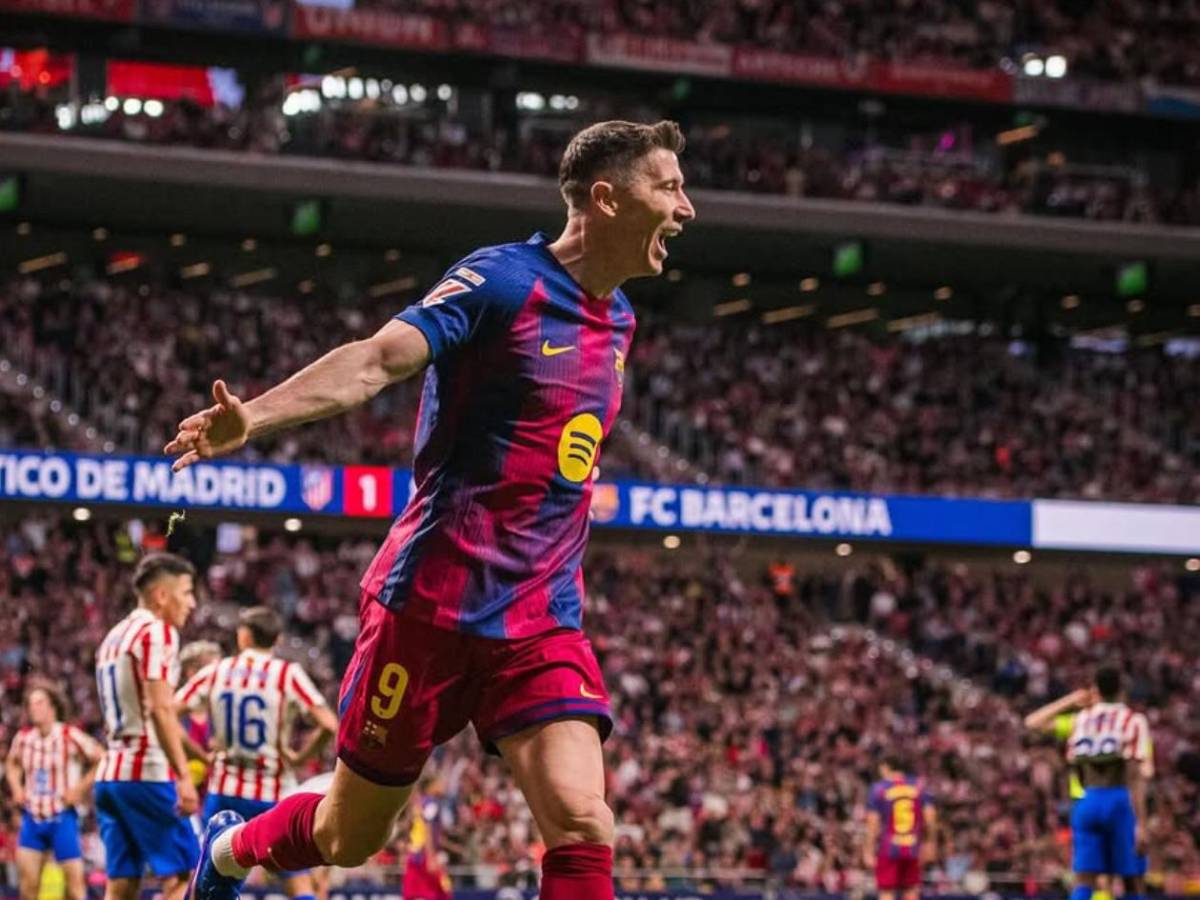 Lewandowski se reúne con otro gigante: Podría irse del Barcelona y el club tiene su reemplazo