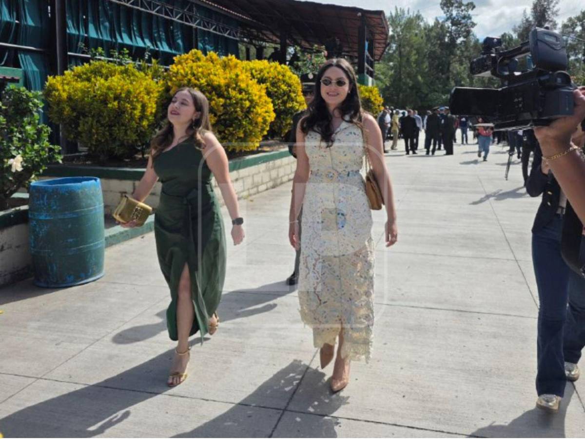 La razón por la que hijas de JOH asistieron a traspaso de mando de las FFAA