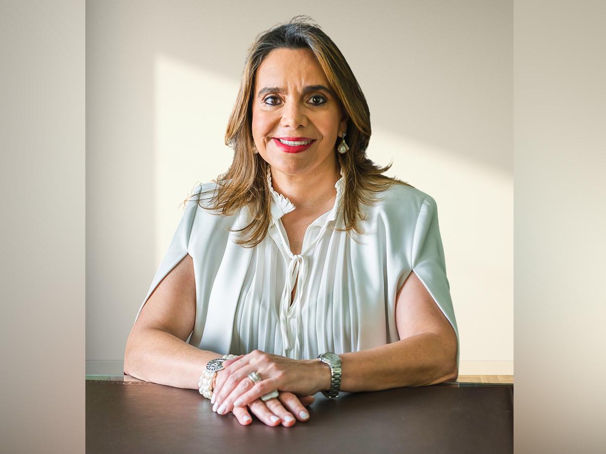 Tethey Martínez, gerente general de Ficohsa Seguros.