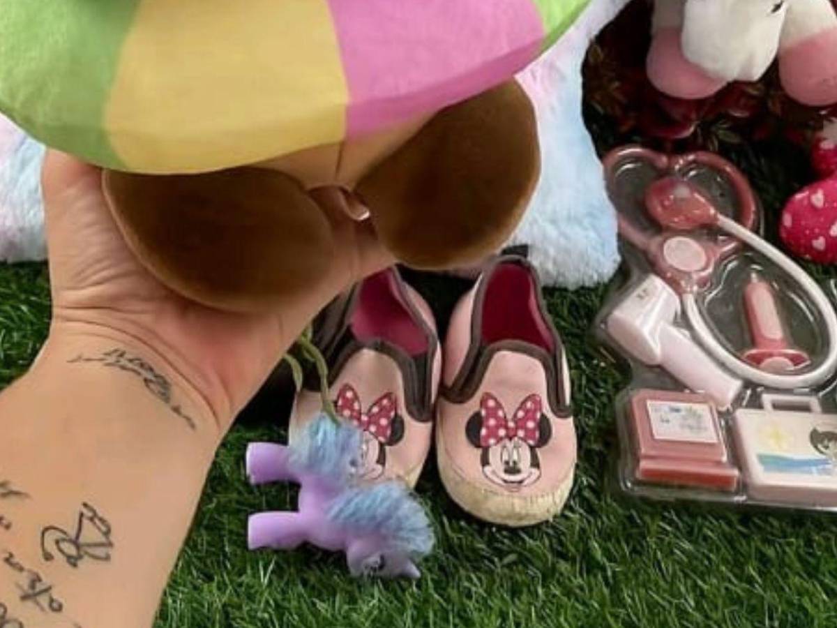 Con un angelito no: Profanan tumba de niña hondureña para robarle sus juguetes en Navidad